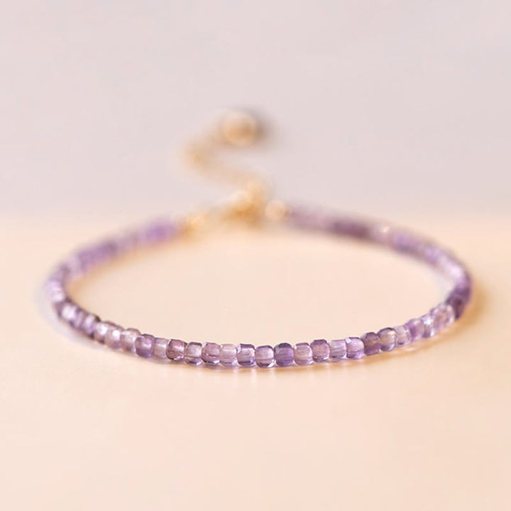 Bracelet de paix intérieure en cuivre plaqué or 14 carats avec perles ultra-fines en améthyste naturelle de 2,5 mm et Buddha Stones