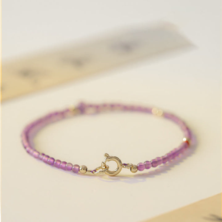 Bracelet de méditation pour la paix intérieure en cuivre plaqué or 14 carats avec Buddha Stones ultra fines de 2 mm et améthyste naturelle
