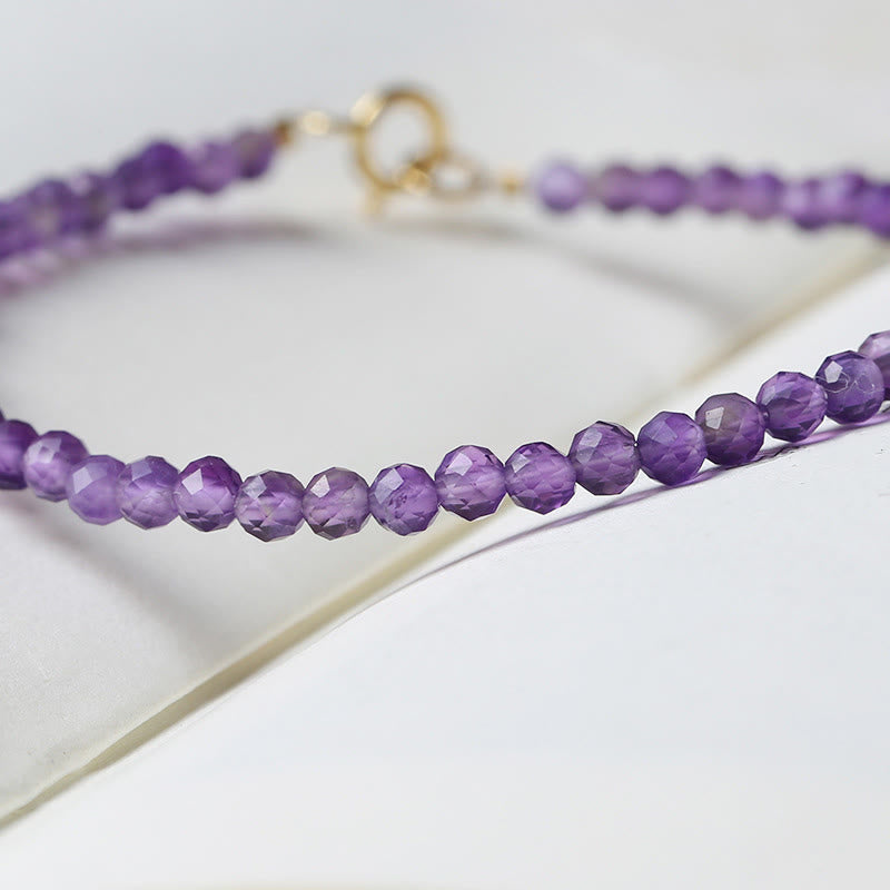 Bracelet de conscience spirituelle en cuivre plaqué or 14 carats avec perles ultra-fines en améthyste naturelle de 3 mm et Buddha Stones