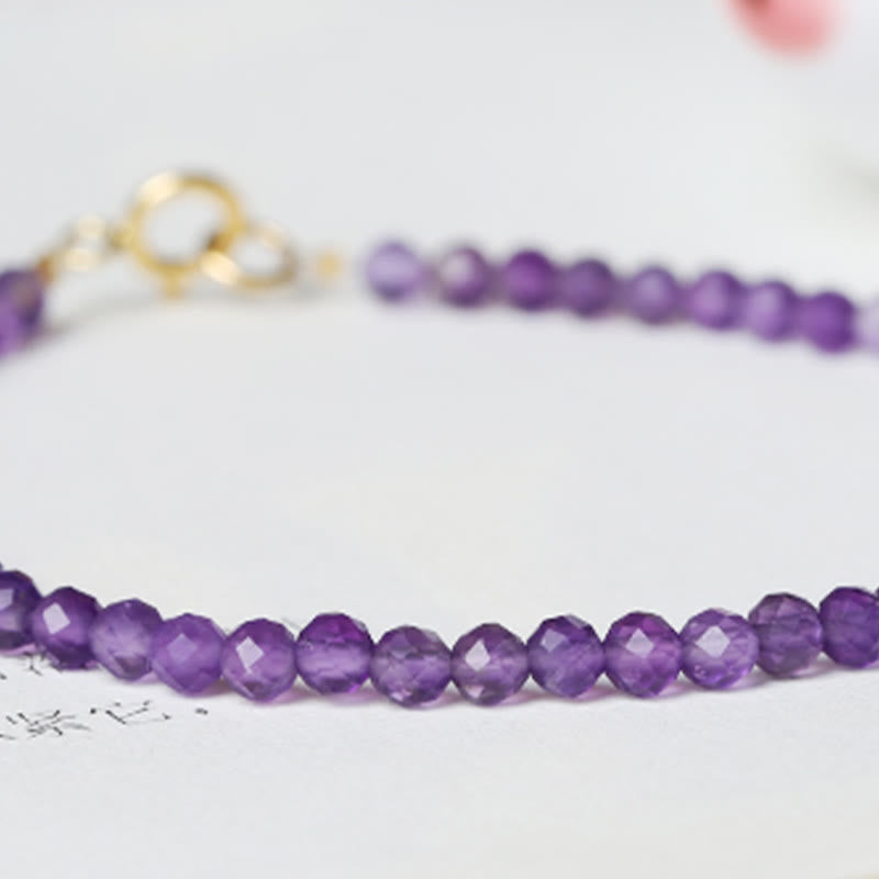 Bracelet de conscience spirituelle en cuivre plaqué or 14 carats avec perles ultra-fines en améthyste naturelle de 3 mm et Buddha Stones
