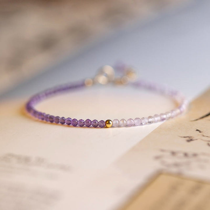Bracelet de paix intérieure en cuivre plaqué or 14 carats avec perles ultra-fines en améthyste naturelle de 2,5 mm et Buddha Stones