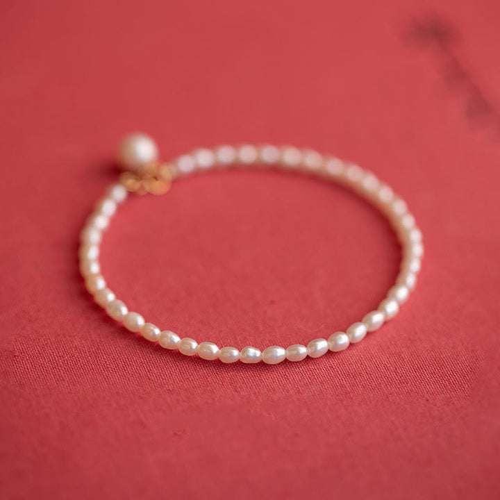 Bracelet de sagesse en cuivre plaqué or 14 carats avec perles naturelles ultra fines de 2 mm et Buddha Stones