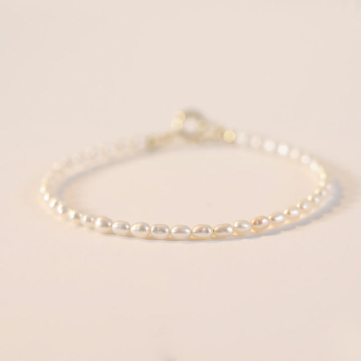 Bracelet de sagesse en cuivre plaqué or 14 carats avec perles naturelles ultra fines de 2 mm et Buddha Stones