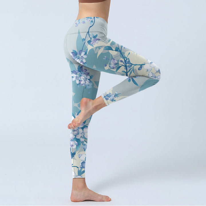 Pantalon de yoga pour femme avec imprimé fleurs blanches et bleues et Buddha Stones - image 4