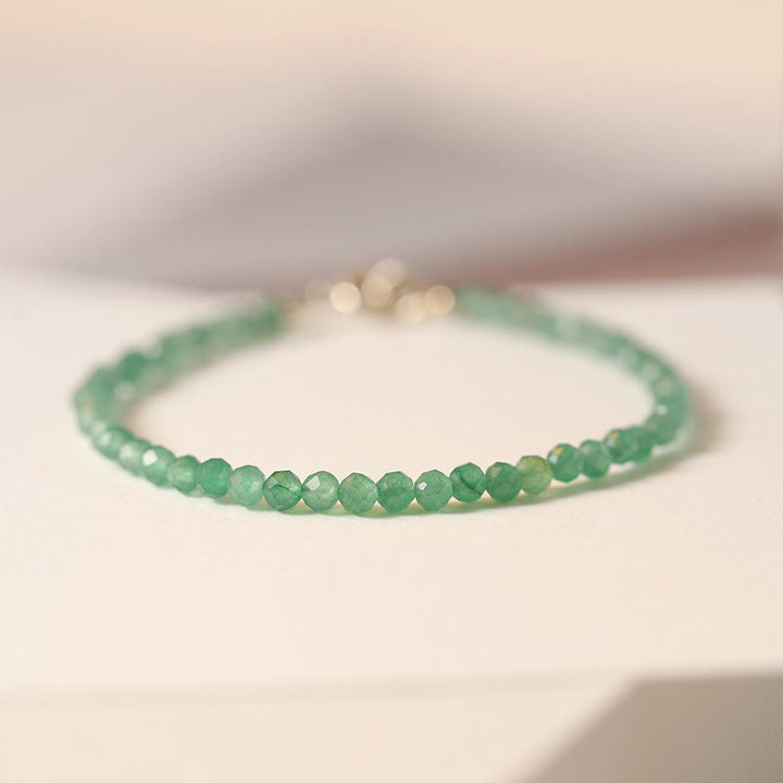 Bracelet porte-bonheur en petites perles d'aventurine verte ultra-fines de 3 mm de Buddha Stones