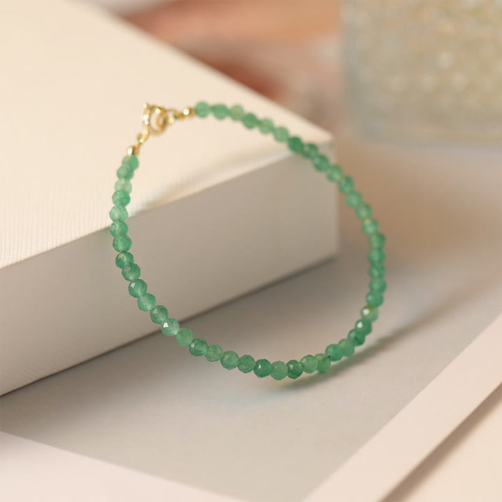 Bracelet porte-bonheur en petites perles d'aventurine verte ultra-fines de 3 mm de Buddha Stones