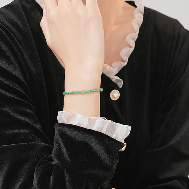 Bracelet porte-bonheur en petites perles d'aventurine verte ultra-fines de 3 mm de Buddha Stones