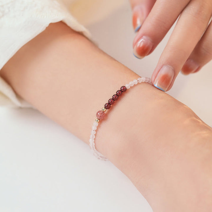 Bracelet d'énergie de guérison en perles ultra-fines de 2 mm en quartz rose, grenat et quartz fraise de Buddha Stones