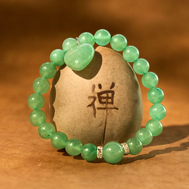 Bracelet d'équilibre en forme de cœur avec Buddha Stones et divers cristaux verts en aventurine. - image 3