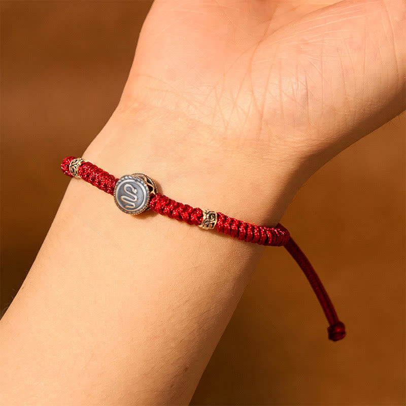 Bracelet porte-bonheur en fil rouge avec 12 Buddha Stones et signes du zodiaque chinois