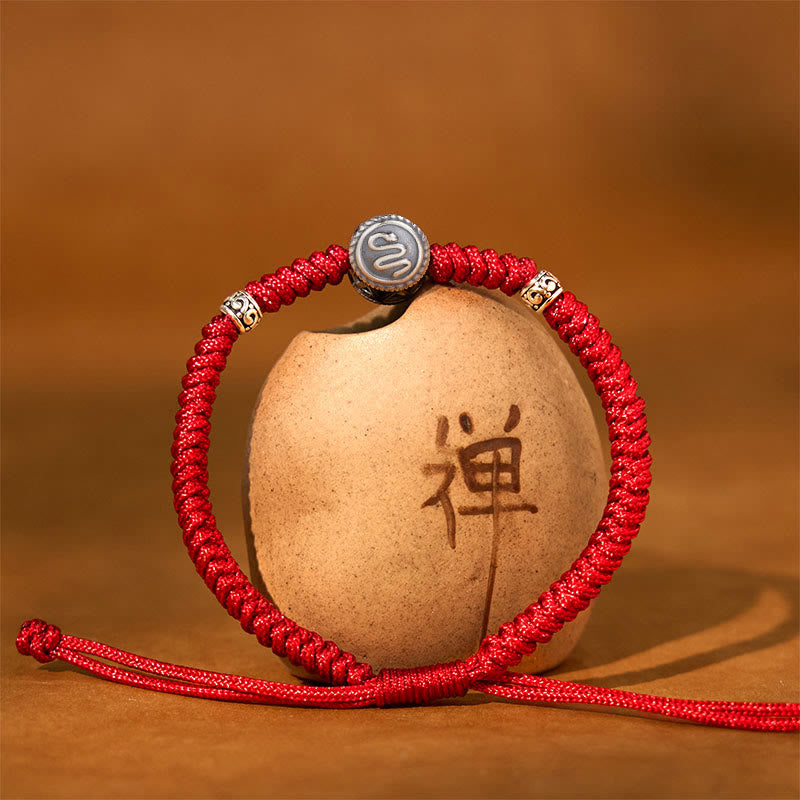 Bracelet porte-bonheur en fil rouge avec 12 Buddha Stones et signes du zodiaque chinois