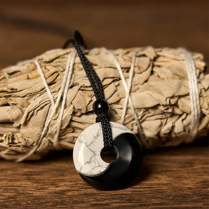 Collier avec pendentif en corde tressée et Buddha Stones en obsidienne noire naturelle et turquoise blanche, boucle de paix Yin Yang