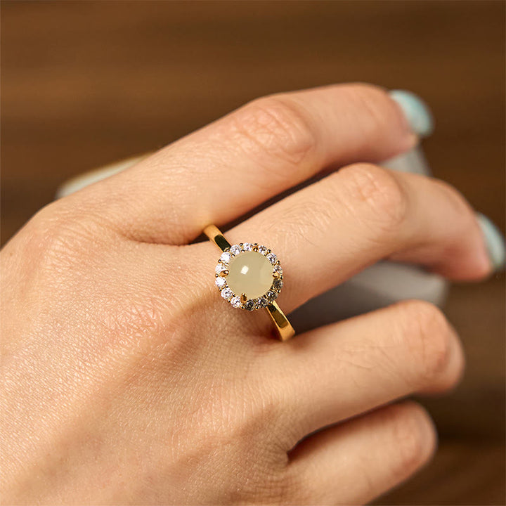 Bague de prospérité en cuivre avec œuf de jade Hetian naturel et Buddha Stones