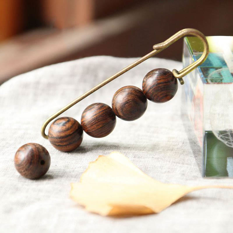 Buddha Stones Broche de guérison vintage en bois de santal, perles d'ébène, agathis alba, peltogyne