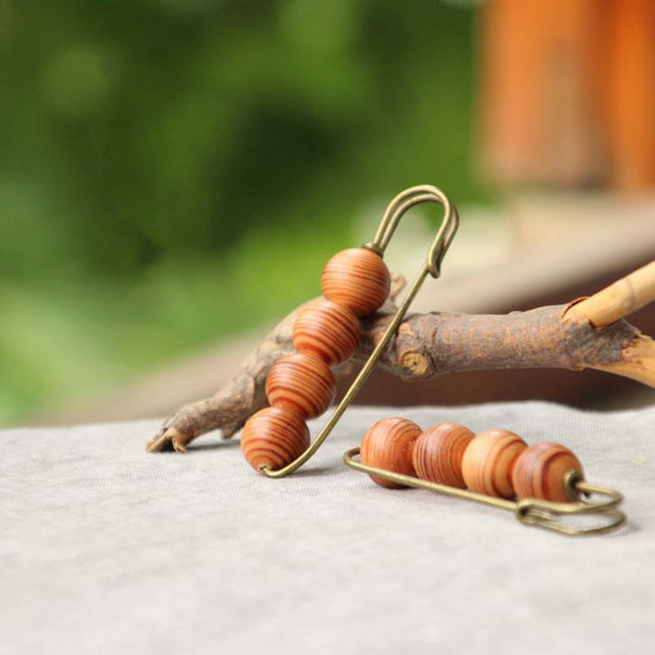 Buddha Stones Broche de guérison vintage en bois de santal, perles d'ébène, agathis alba, peltogyne
