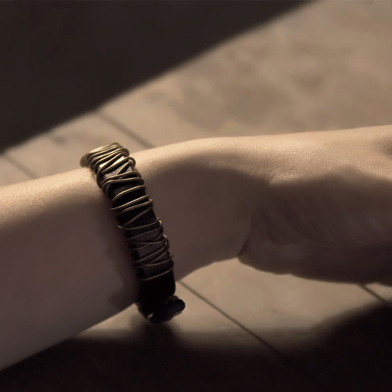 Bracelet d'équilibre en cuir et laiton avec Buddha Stones vintage