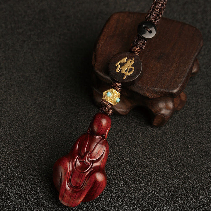 Porte-clés de protection Bouddha sans forme en bois de santal rouge à petites feuilles de Buddha Stones