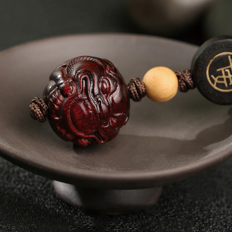Porte-clés de protection sûr et efficace PiXiu en bois de santal rouge à petites feuilles de Buddha Stones