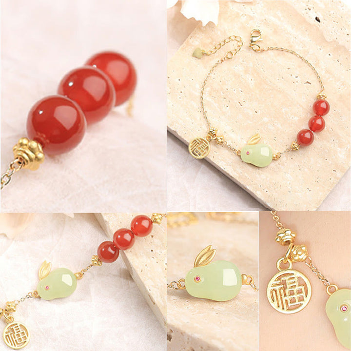 Bracelet en chaîne avec boucle porte-bonheur en Buddha Stones d'agate rouge et jade Hetian avec personnage Fu et lapin