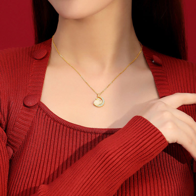 Collier pendentif porte-bonheur en forme de croissant de lune en jade blanc Hetian en argent sterling 925 avec Buddha Stones