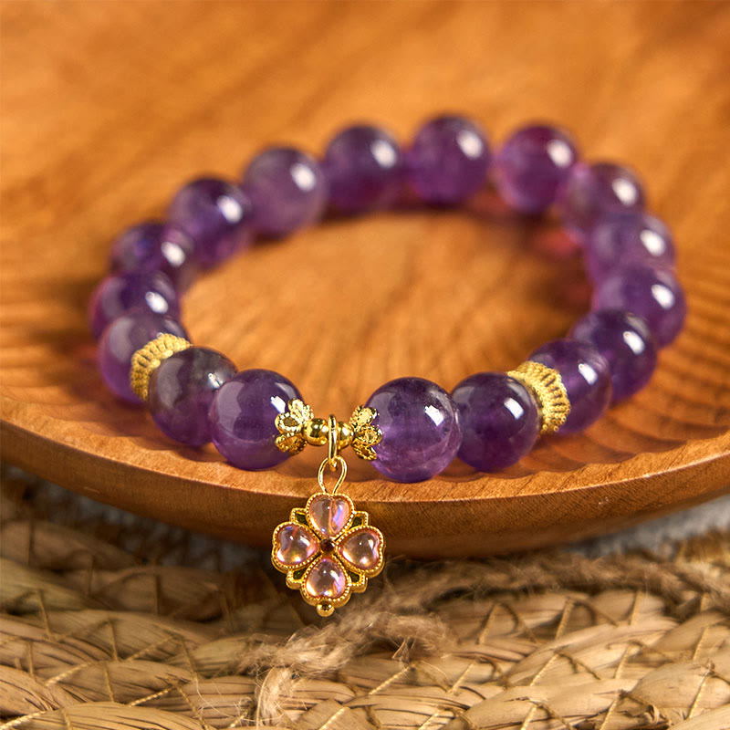 Bracelet de communication avec breloque en améthyste naturelle et trèfle à quatre feuilles de Buddha Stones