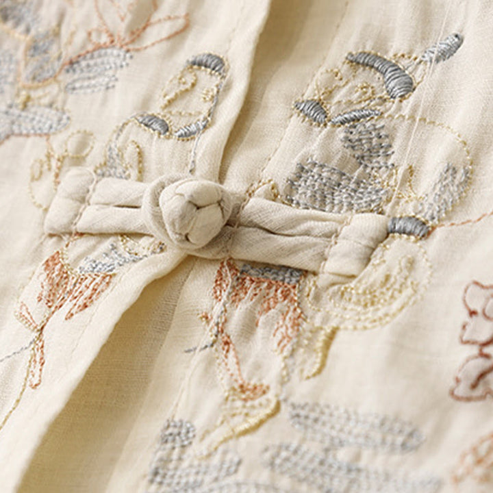 Chemise décontractée en coton à manches trois-quarts et col ras du cou avec broderies de plantes et boutons en forme de grenouille pour femmes Buddha Stones