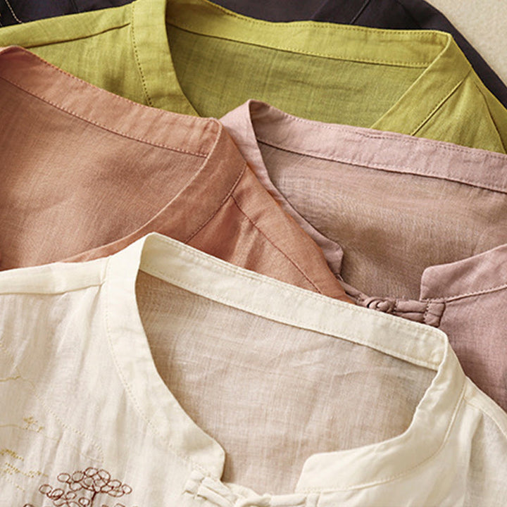 Chemise décontractée en coton à manches trois-quarts et col ras du cou avec broderies de plantes et boutons en forme de grenouille pour femmes Buddha Stones