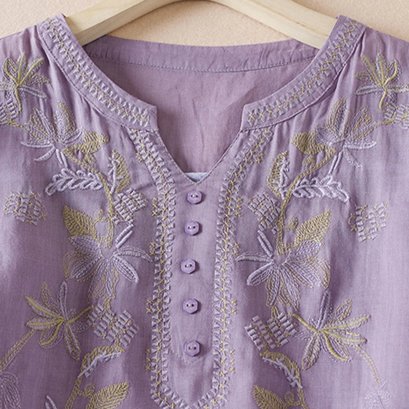 Chemise décontractée à manches courtes et col en V pour femme avec broderies de Buddha Stones et plantes