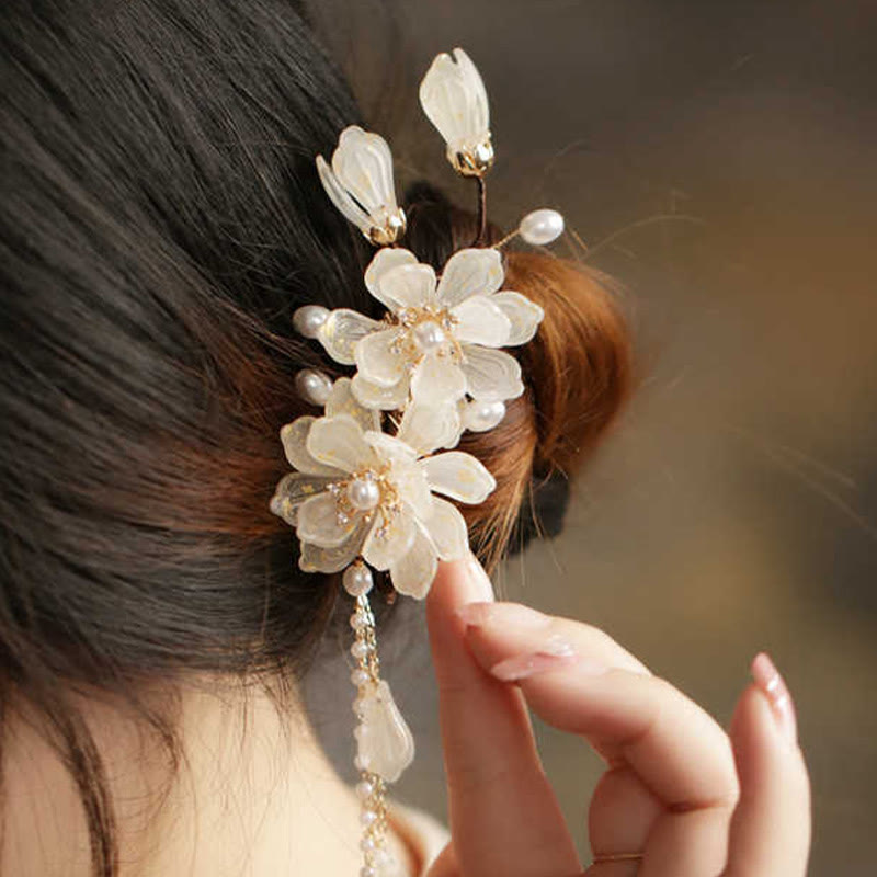 Pince à cheveux latérale classique à pompon en magnolia de Buddha Stones