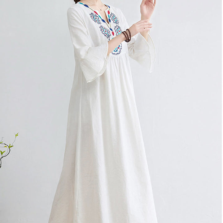 Robe mi-longue décontractée en coton et lin avec motif floral brodé Buddha Stones, col en V, manches trois-quarts - image 2