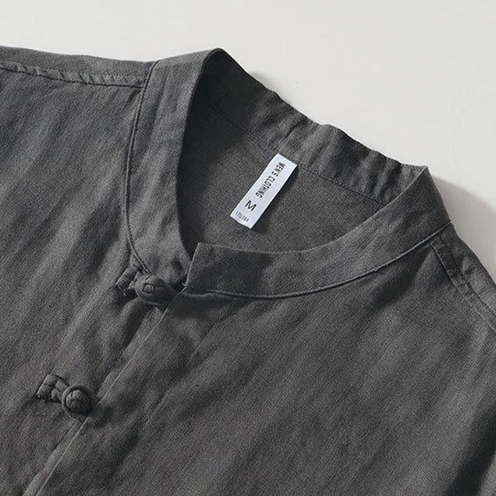 Chemise homme en lin à manches courtes et col montant avec boutons grenouille Buddha Stones Daily - image 2