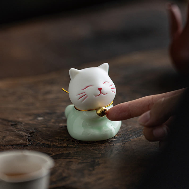 Figurine de Buddha Stones bonheur en céramique vert clair et blanc représentant un mini chat porte-bonheur - image 17