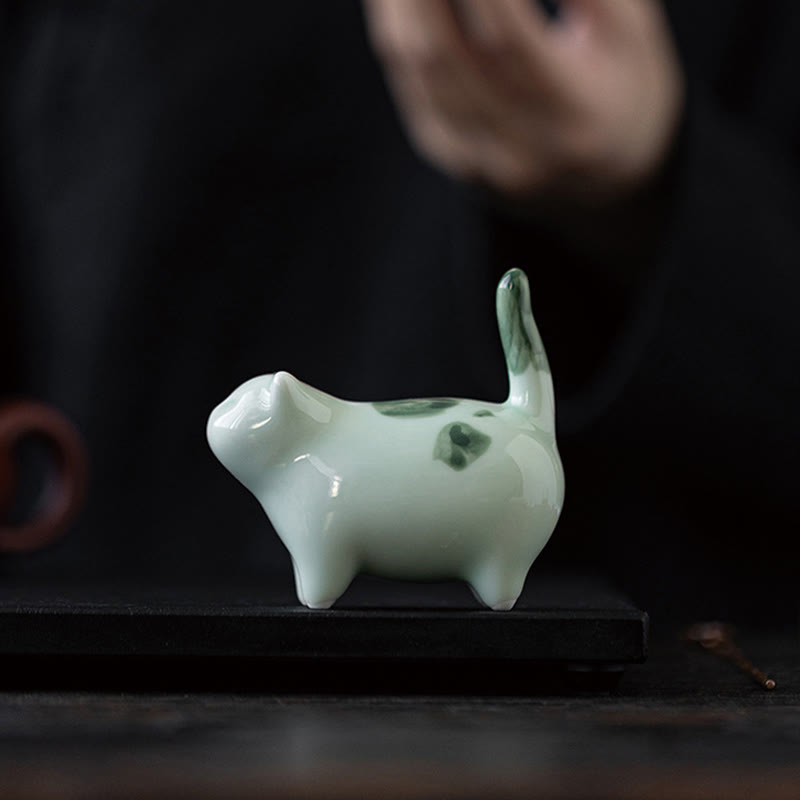 Figurine en céramique représentant un chat endormi, un mini chat tacheté, porte-bonheur , décoration - image 1