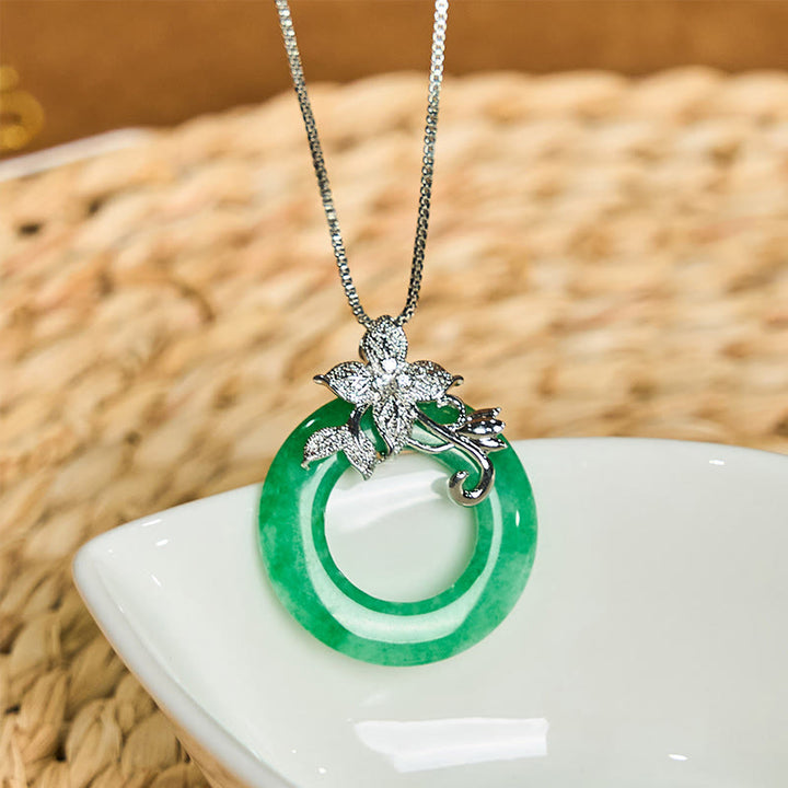 Collier pendentif en alliage de jade cyan avec Buddha Stones et boucle de paix, fleur de guérison et de chance