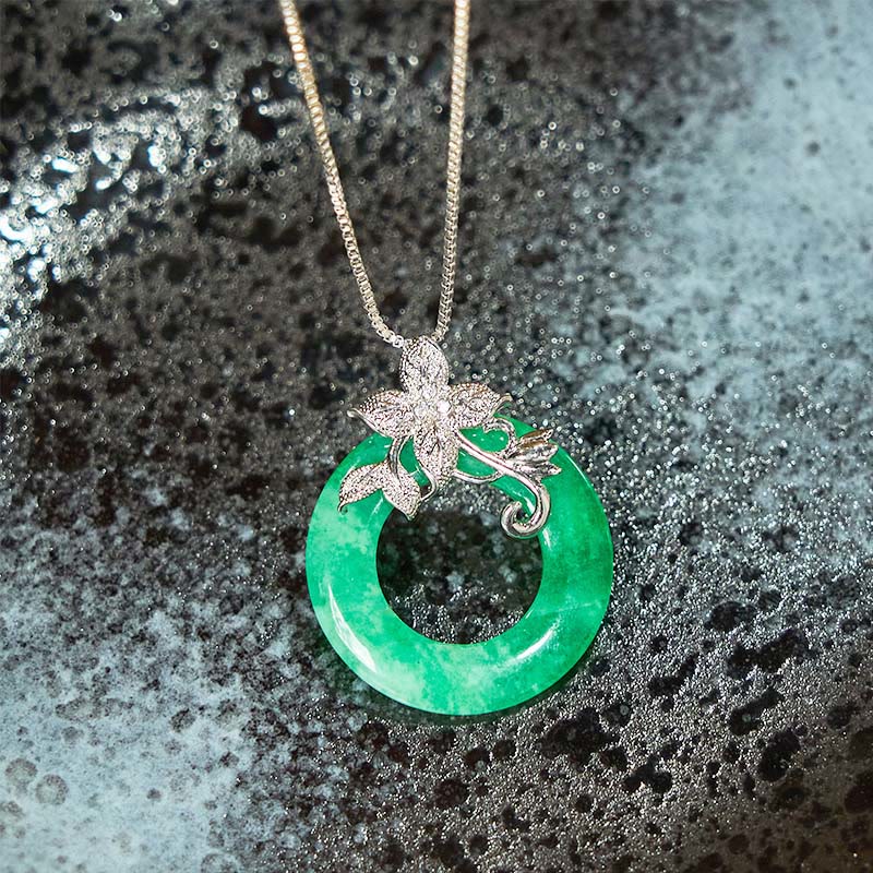 Collier pendentif en alliage de jade cyan avec Buddha Stones et boucle de paix, fleur de guérison et de chance