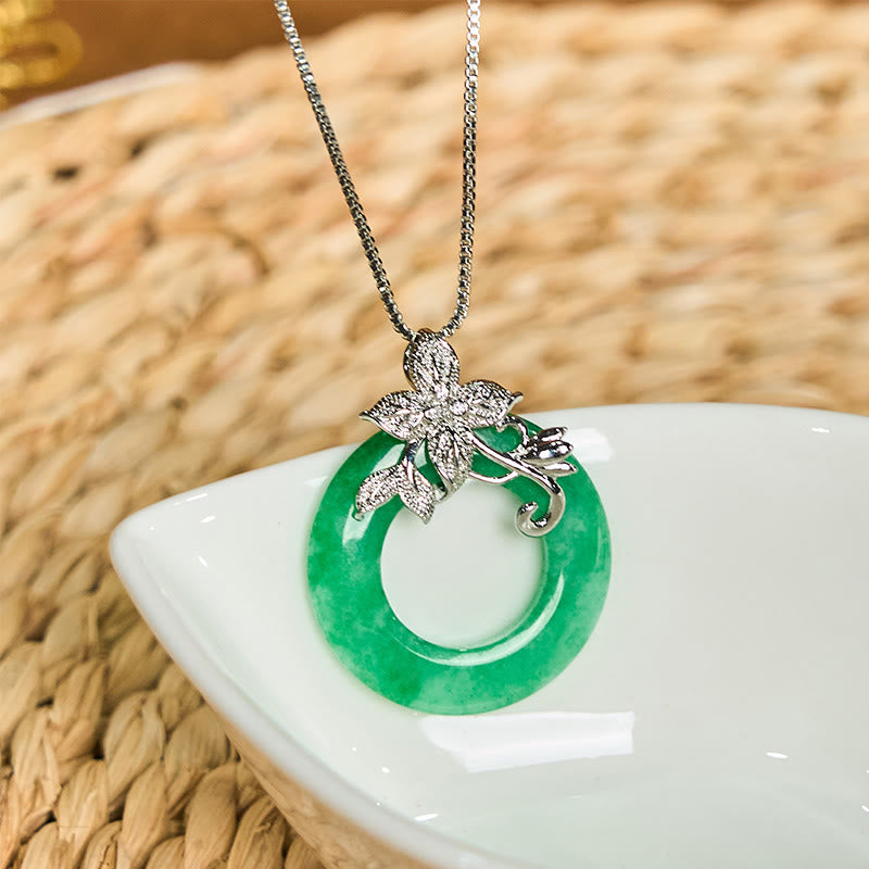 Collier pendentif en alliage de jade cyan avec Buddha Stones et boucle de paix, fleur de guérison et de chance