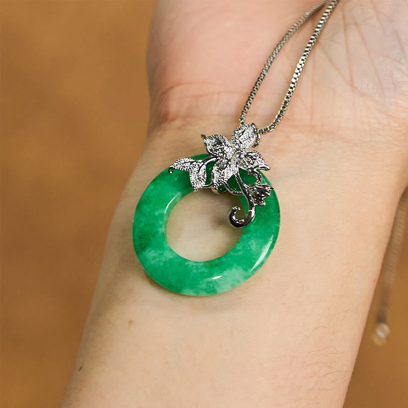 Collier pendentif en alliage de jade cyan avec Buddha Stones et boucle de paix, fleur de guérison et de chance