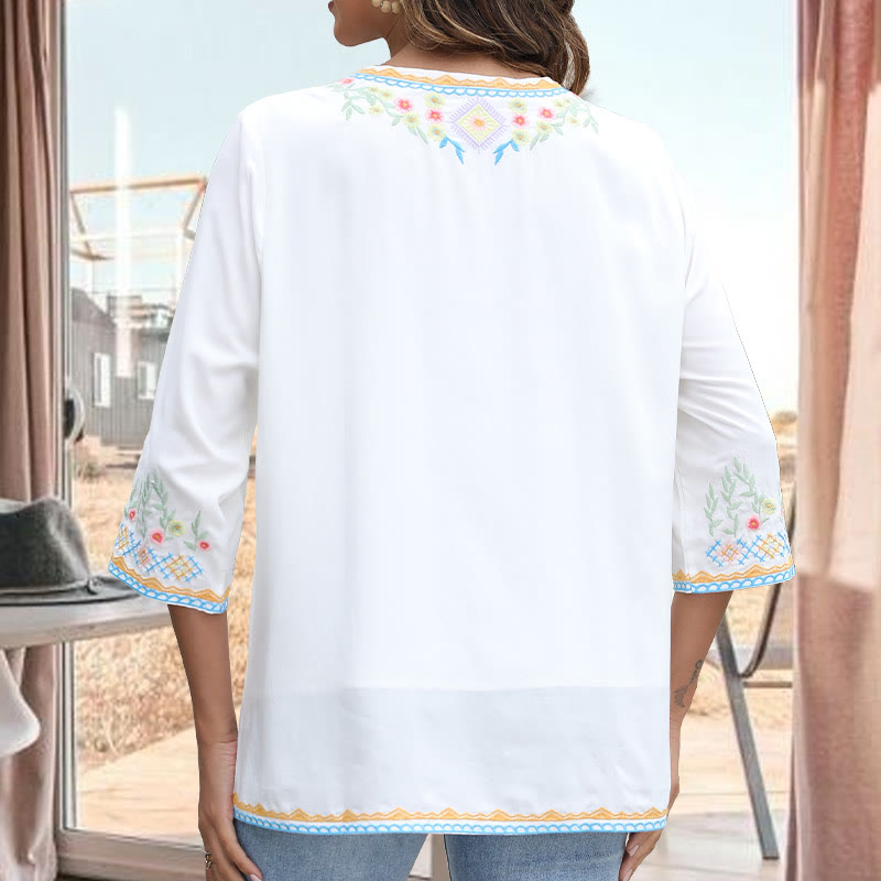 T-shirt femme en coton à manches longues et col en V avec broderie florale et Buddha Stones