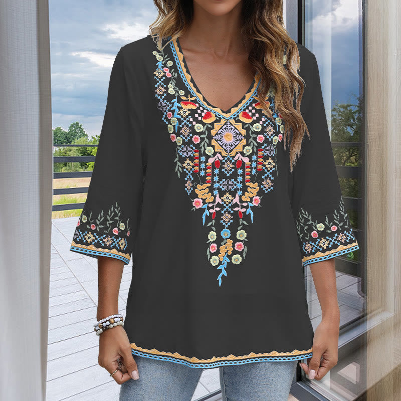 T-shirt femme en coton à manches longues et col en V avec broderie florale et Buddha Stones