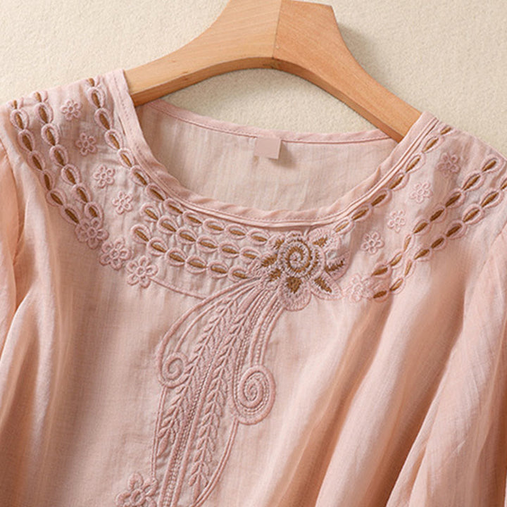 T-shirt femme en coton et lin à manches bouffantes et col ras du cou avec motif floral brodé et motif Buddha Stones