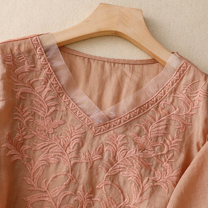 T-shirt femme vintage décontracté en coton et lin avec broderie de feuilles pures et col en V