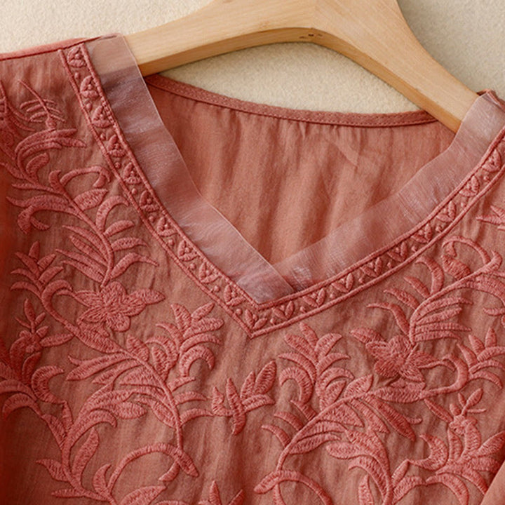 T-shirt femme vintage décontracté en coton et lin avec broderie de feuilles pures et col en V