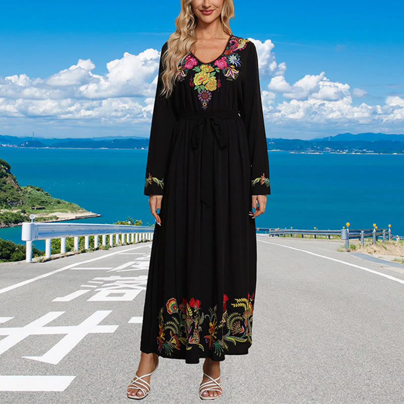 Robe longue ample en coton à motif floral et broderie ethnique noire et unie Buddha Stones