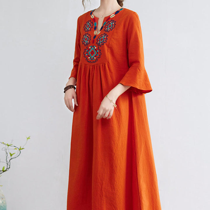 Robe longue ample en coton et lin avec broderie Buddha Stones et motif floral, manches trois-quarts - image 13