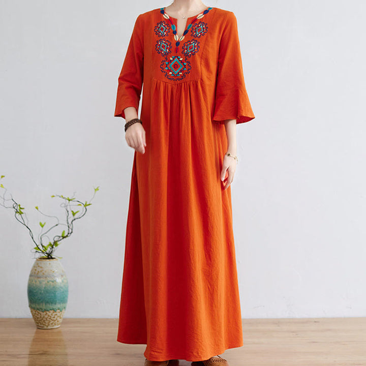 Robe longue ample en coton et lin avec broderie Buddha Stones et motif floral, manches trois-quarts - image 10