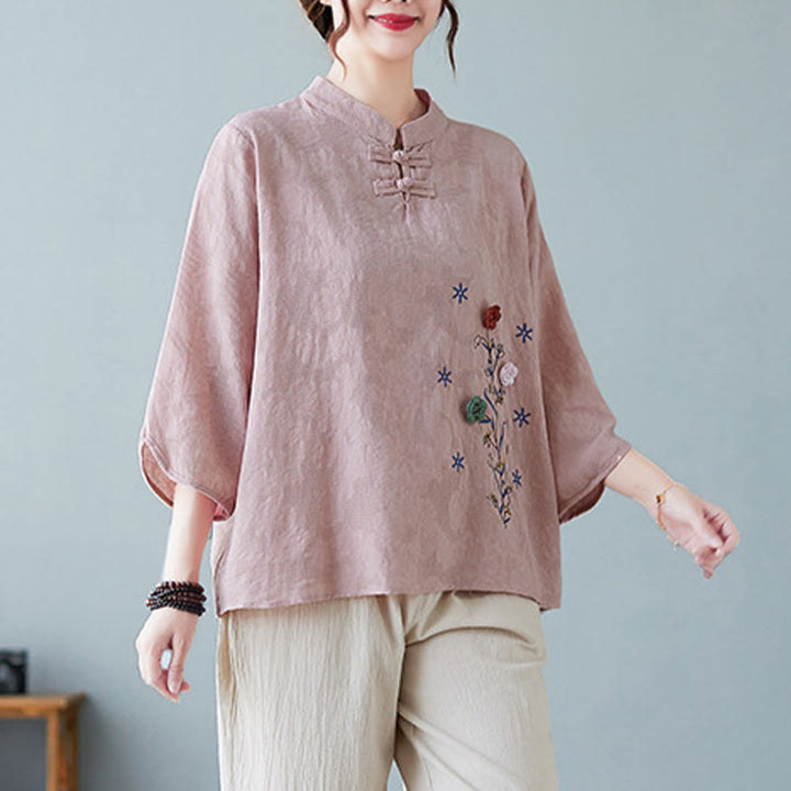 Chemise femme vintage d'été en coton et lin avec broderie florale stéréoscopique et manches trois-quarts et boutons grenouille - image 7