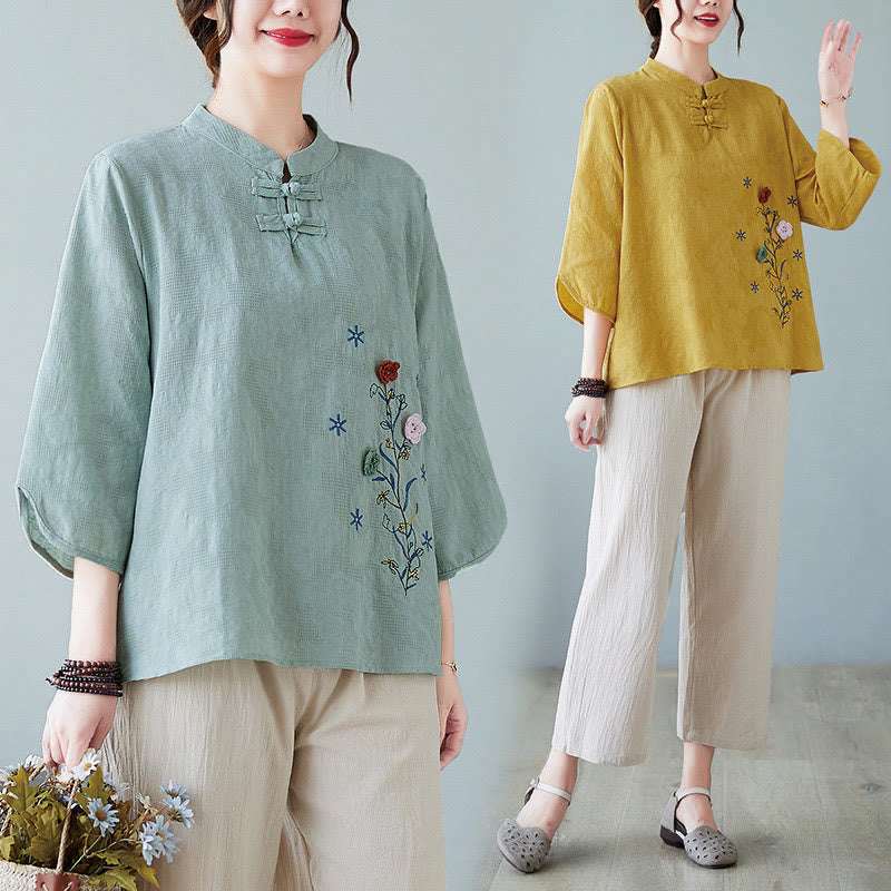 Chemise femme vintage d'été en coton et lin avec broderie florale stéréoscopique et manches trois-quarts et boutons grenouille - image 4
