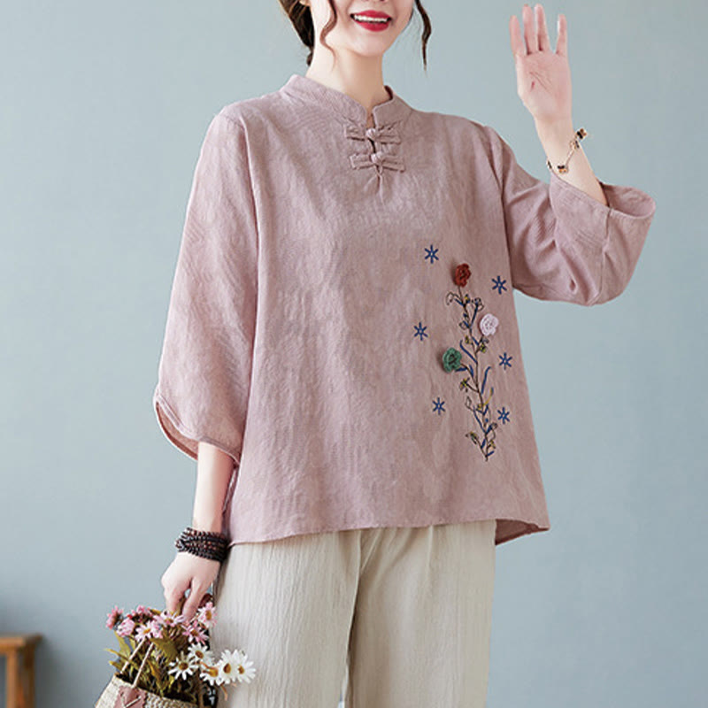 Chemise femme vintage d'été en coton et lin avec broderie florale stéréoscopique et manches trois-quarts et boutons grenouille - image 8