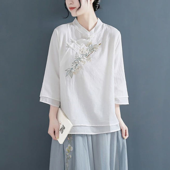 Chemise femme en coton et lin, manches trois-quarts, broderie de fleurs et Buddha Stones, col mandarin, boutons grenouille - Blanc - US12，UK/AU16，EU44 (3XL) - image 3