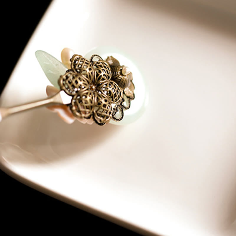 Épingle à cheveux porte-bonheur en Buddha Stones , jade, coquillage, fleur, feuilles
